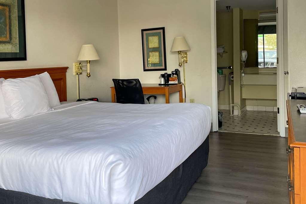 Econo Lodge Джорджтаун Номер фото